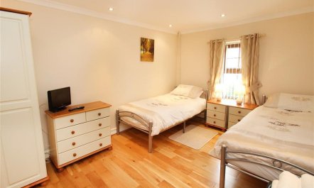 5 Bed in Mumbles