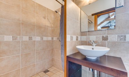 1 Bed in Gower 9