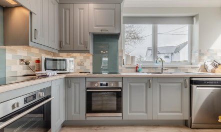 6 Bed in Gower 4