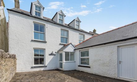 6 Bed in Gower 1