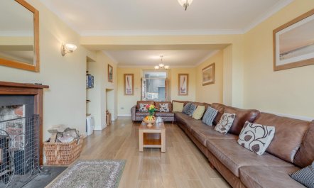 6 Bed in Gower 7