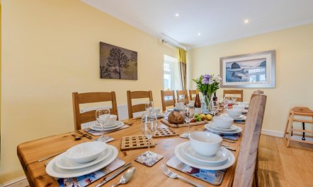 6 Bed in Gower 9