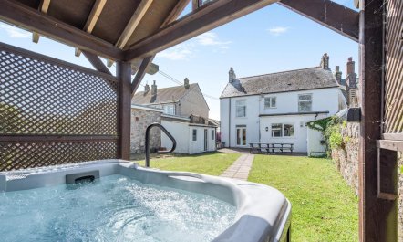 6 Bed in Gower