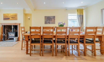 6 Bed in Gower 8