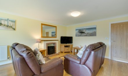2 Bed in Port Eynon 1