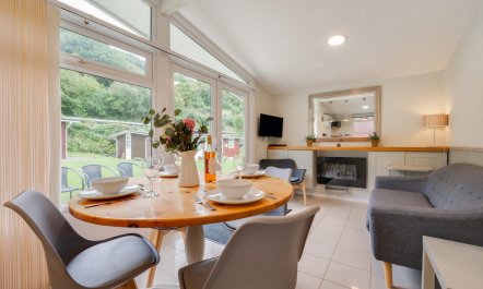 2 Bed in Caswell Bay 1