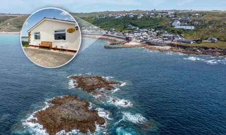 3 Bed in Sennen Cove 0