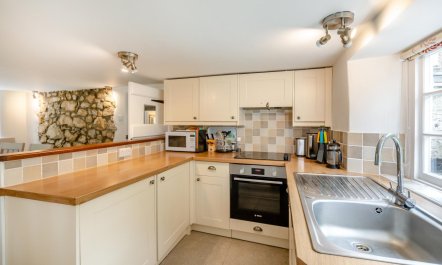 3 Bed in Branscombe 4