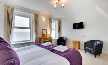 2 Bed in Mumbles 3