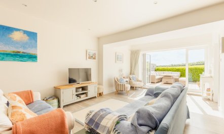 4 Bed in Little Petherick 0