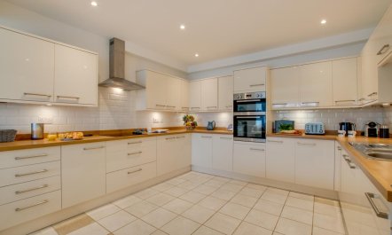 4 Bed in Little Petherick 3