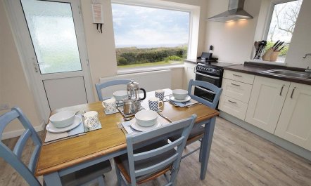 4 Bed in Gower 6