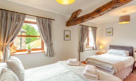 2 Bed in Gayle 6