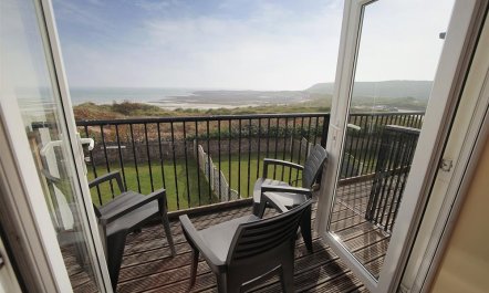 4 Bed in Port Eynon 7