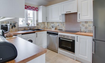 4 Bed in Port Eynon 4