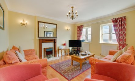 4 Bed in Port Eynon 1