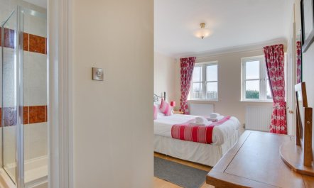 4 Bed in Port Eynon 6