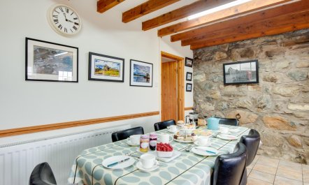 3 Bed in Cwmystradllyn 3