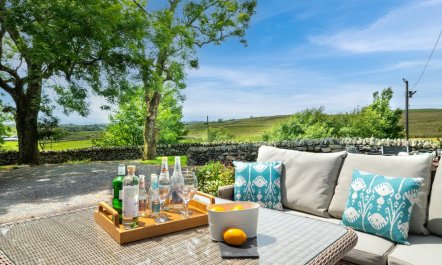 3 Bed in Cwmystradllyn