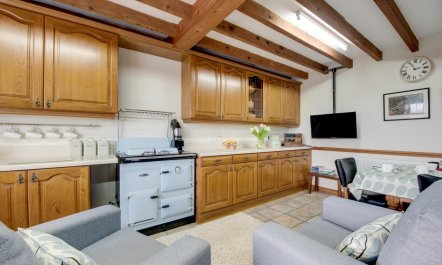 3 Bed in Cwmystradllyn 6