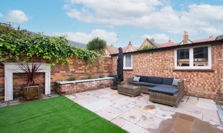 2 Bed in Scarborough 0