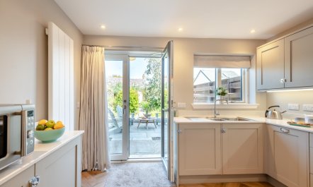 2 Bed in Holy Island 7