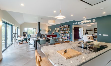 3 Bed in Pontoon 7
