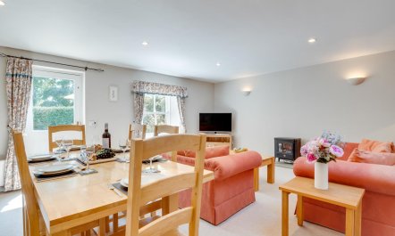 3 Bed in Newton-by-the-Sea 1