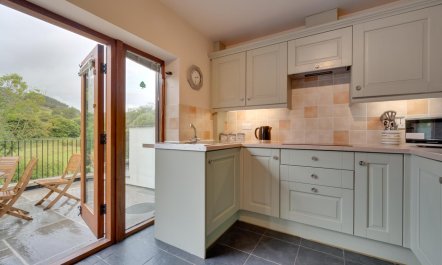 4 Bed in Llanarmon Dyffryn Ceiriog 4