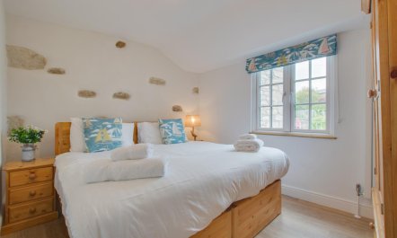 2 Bed in Porthleven 6