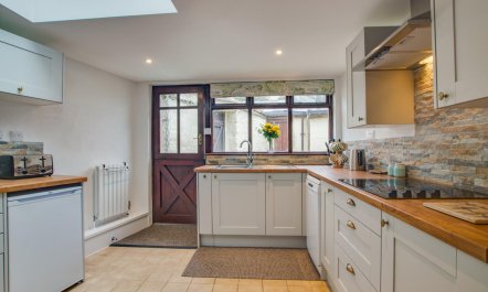 2 Bed in Porthleven 4