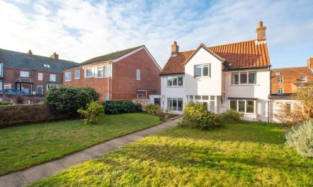4 Bed in Cromer 9
