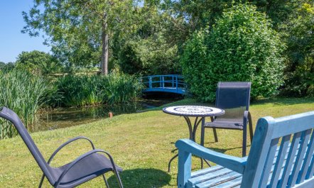 2 Bed in Wisborough Green 2