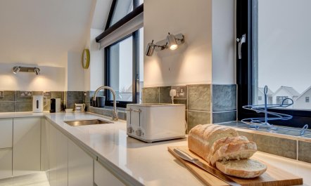 3 Bed in Westward Ho! 6