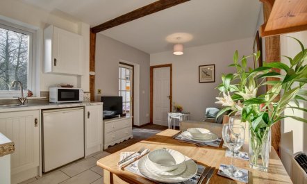 1 Bed in East Down 3