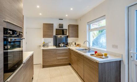 3 Bed in Cardiff 3