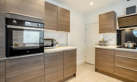 3 Bed in Cardiff 9
