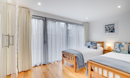 2 Bed in Dartmouth 4