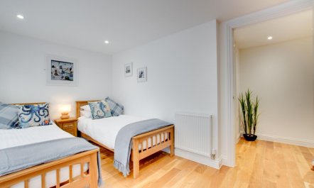 2 Bed in Dartmouth 9