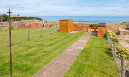 4 Bed in Port Mulgrave 1