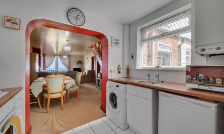 4 Bed in Port Mulgrave 3