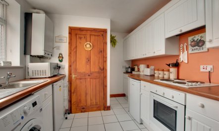4 Bed in Port Mulgrave 6