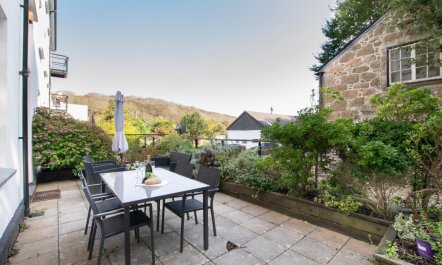 2 Bed in St. Levan 3