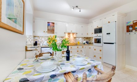 2 Bed in St. Levan 1