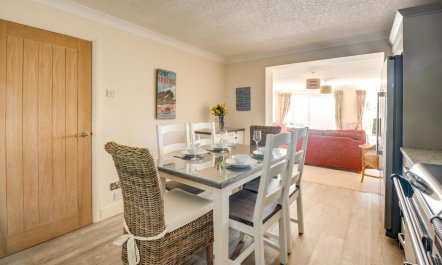 2 Bed in Langland 1