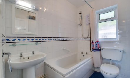 2 Bed in Mumbles 5