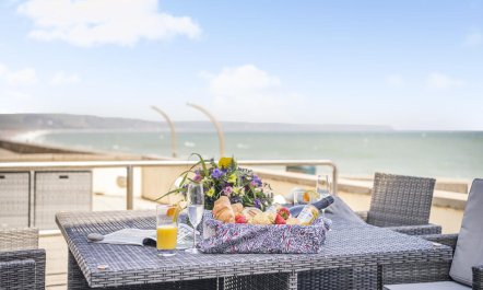 2 Bed in Torcross 1