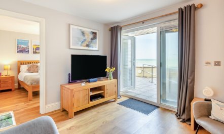 2 Bed in Torcross 4