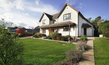 4 Bed in Langland
