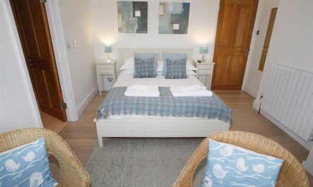 4 Bed in Mumbles 4